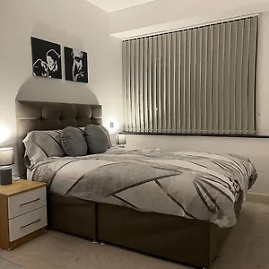 https://augustus-house-1-bedroom-apollo-suite.yorkshirehotels.net