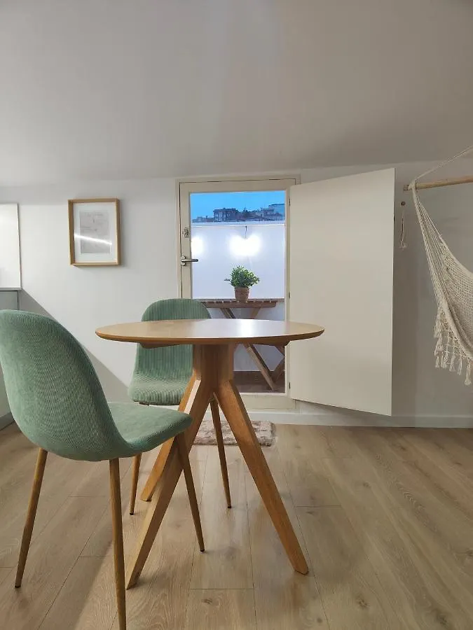 Wood Essence Apartment - Cozy Balcony Coimbra