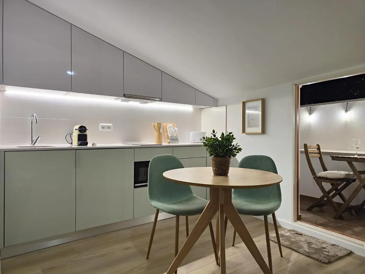 Wood Essence Apartment - Cozy Balcony Coimbra 0*,