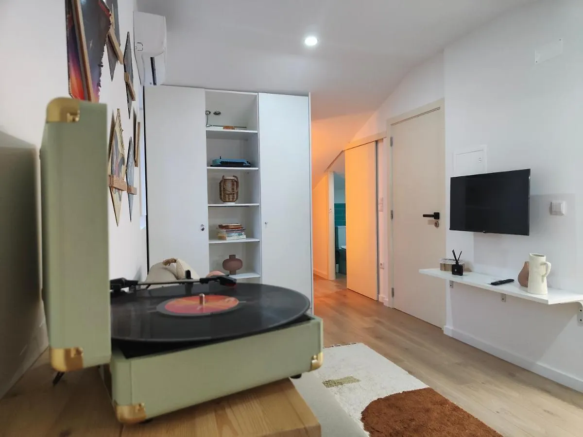 Wood Essence Apartment - Cozy Balcony Coimbra